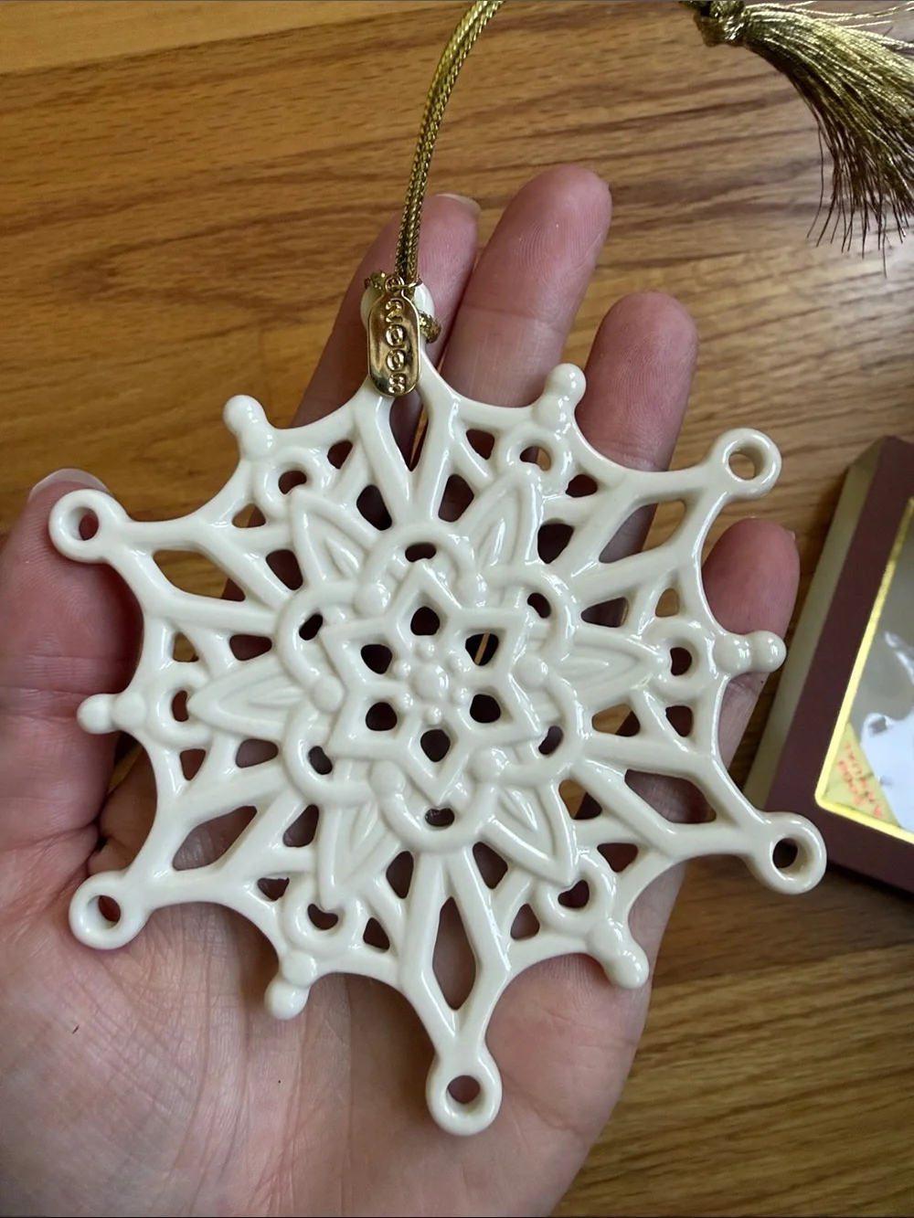 Lenox white snowflake